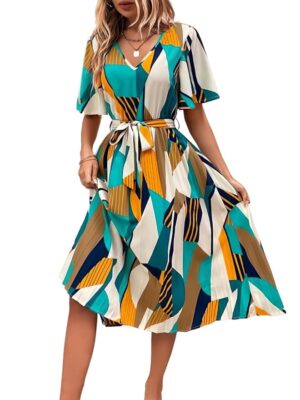  Women A-line Dress with Pleats, has an V-Neck, Printed Top Comes with a Belt